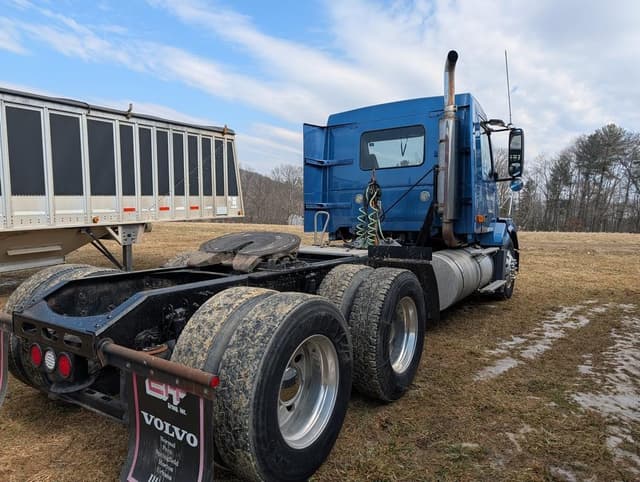 Image of Volvo VNL equipment image 3