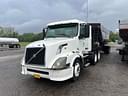 2006 Volvo VNL Image