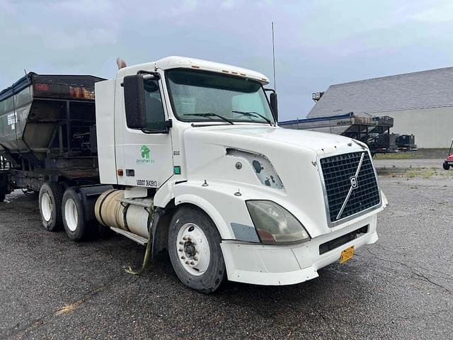 Image of Volvo VNL equipment image 2