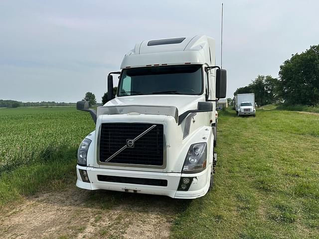 Image of Volvo VNL equipment image 3