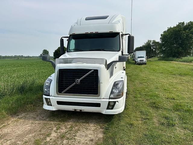 Image of Volvo VNL equipment image 4