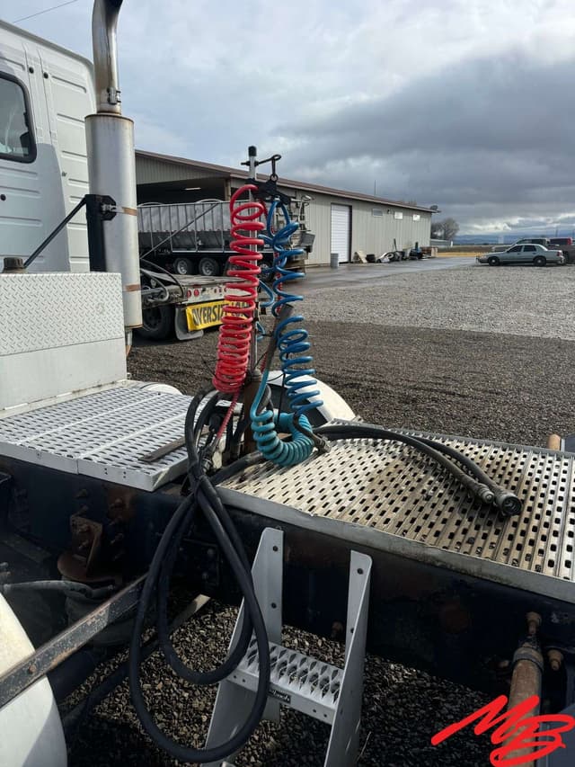 Image of Volvo VNL equipment image 3