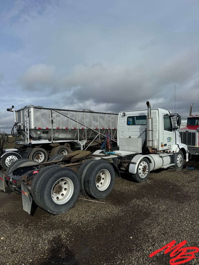 Image of Volvo VNL equipment image 2