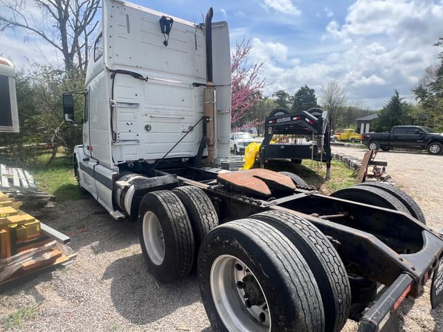 Image of Volvo VNL equipment image 2