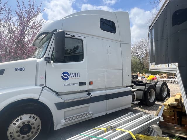 Image of Volvo VNL equipment image 1