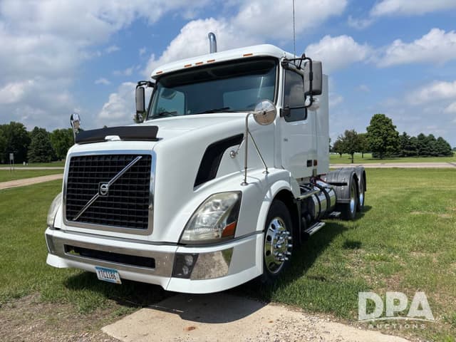 Image of Volvo VNL equipment image 1