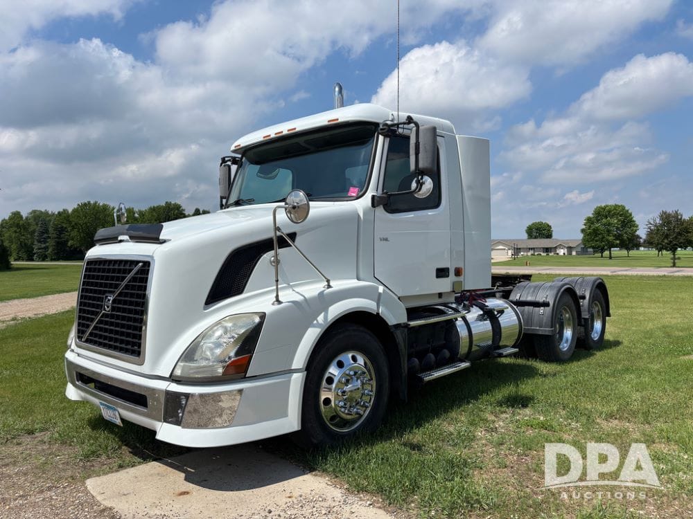 2006 Volvo VNL Equipment Image0