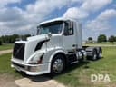 2006 Volvo VNL Image