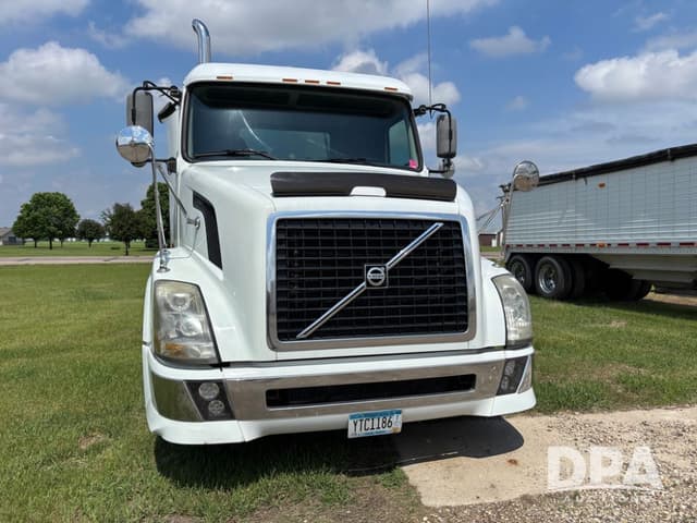 Image of Volvo VNL equipment image 3