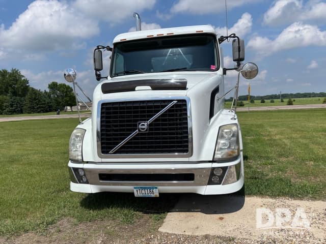 Image of Volvo VNL equipment image 2