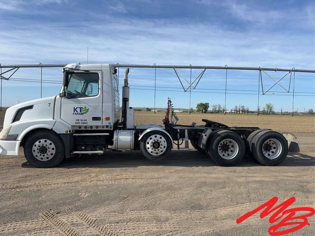 Image of Volvo VNL equipment image 1