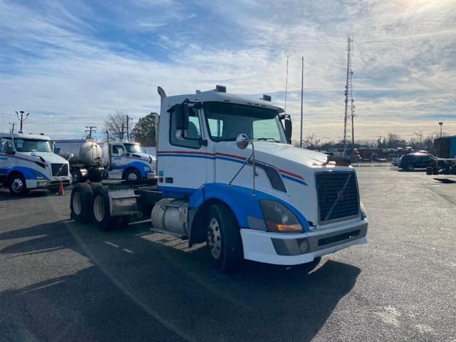 Image of Volvo VNL equipment image 2