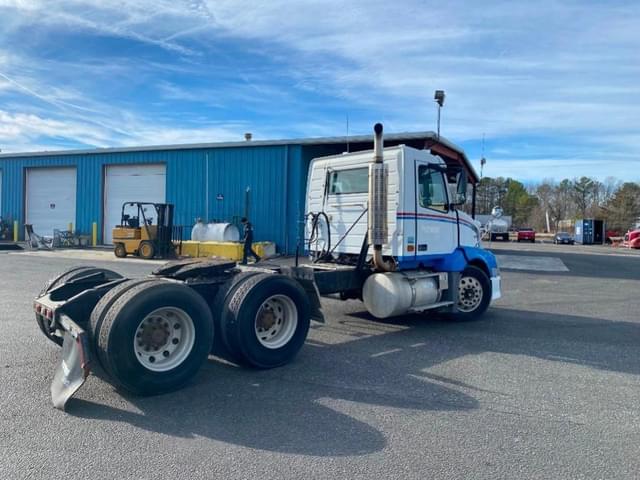 Image of Volvo VNL equipment image 4