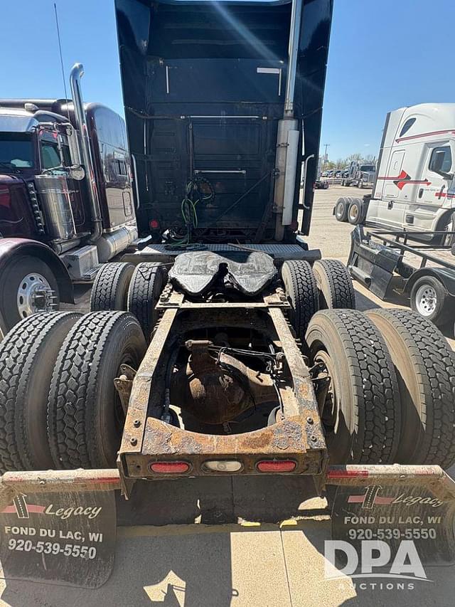 Image of Volvo VNL630 equipment image 3