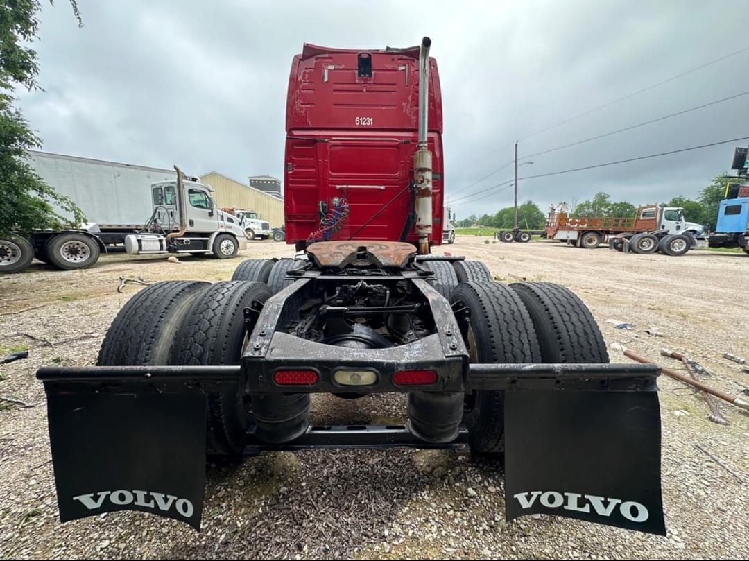 Image of Volvo VNL64T Image 1