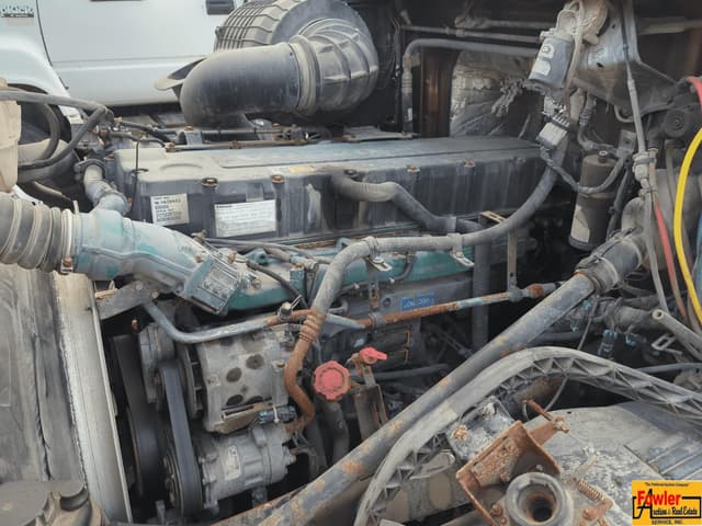 Image of Volvo VNL64T equipment image 2