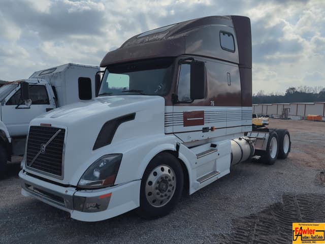Image of Volvo VNL64T equipment image 1