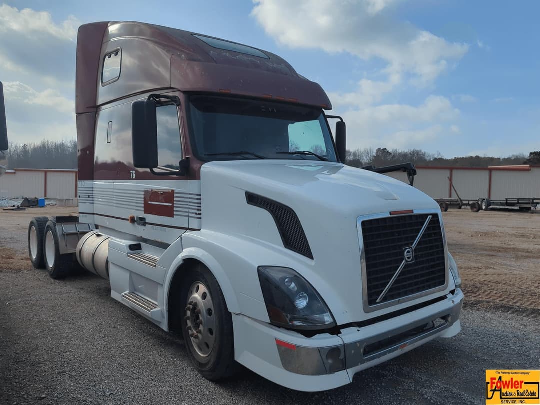 Image of Volvo VNL64T Primary image