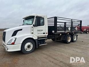 2006 Volvo VNL64T Equipment Image0