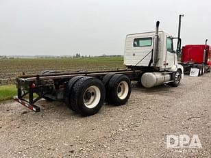 Main image Volvo VNL64T 13