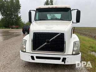 Main image Volvo VNL64T 4