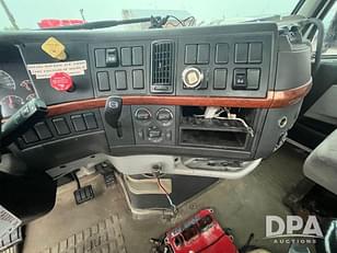 Main image Volvo VNL64T 65