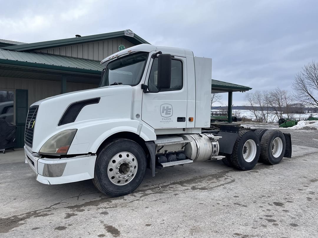 Image of Volvo VNL64T300 Primary image