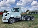 2006 Volvo VNL64T300 Image