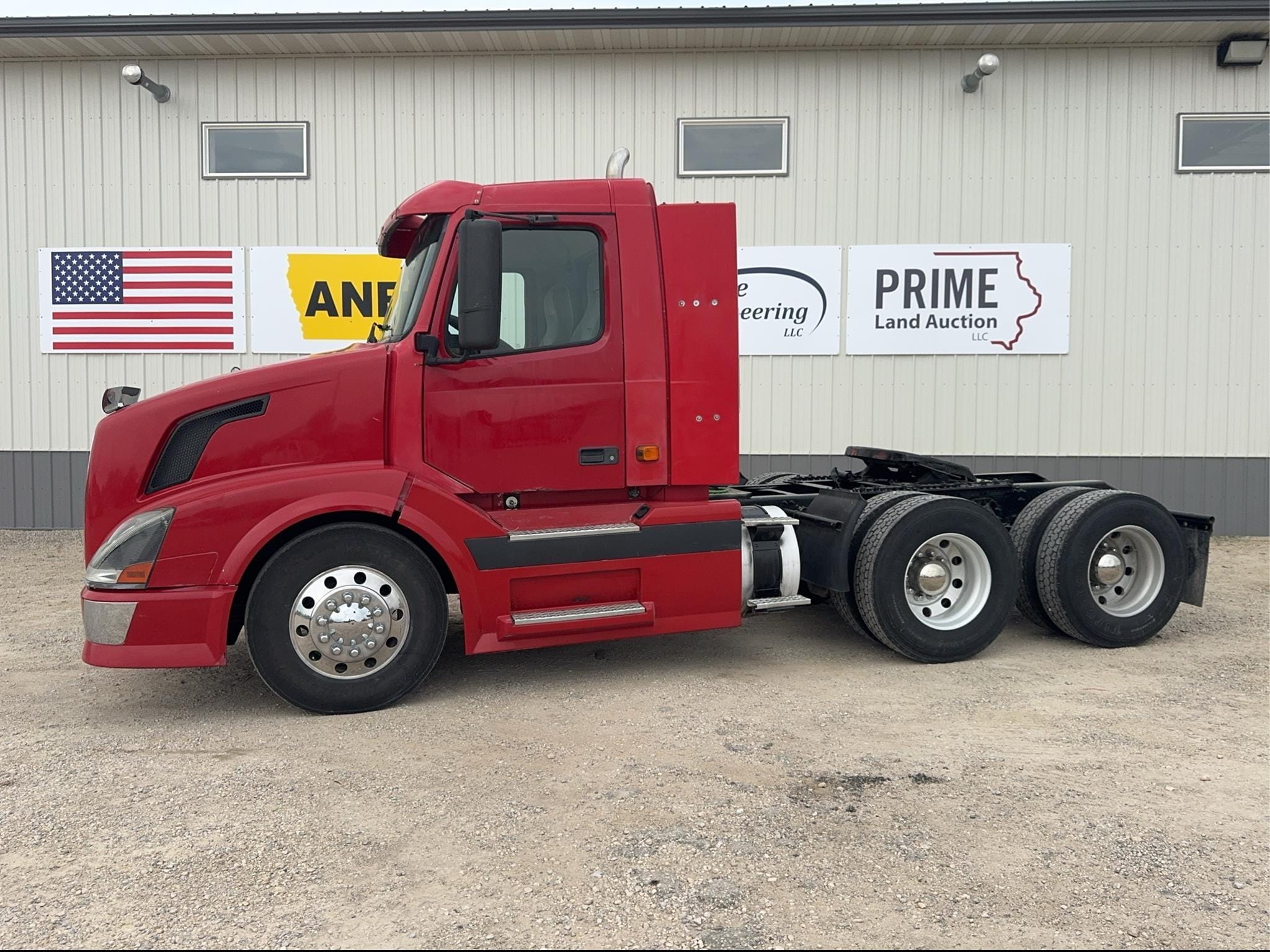 2006 Volvo VNL64T300 Equipment Image0