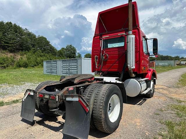 Image of Volvo VNM equipment image 1