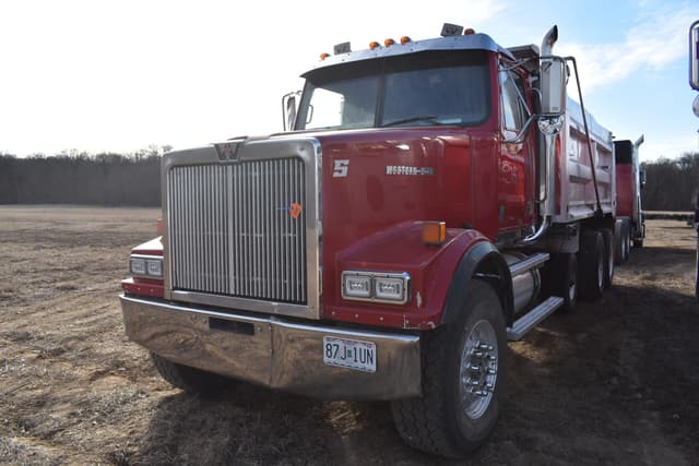 Image of Western Star 4700 equipment image 2