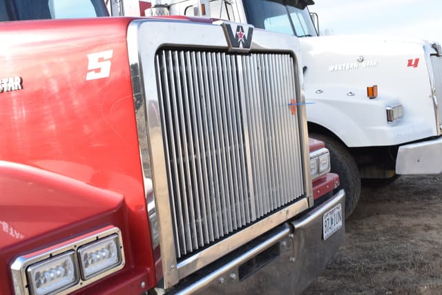Image of Western Star 4700 equipment image 4