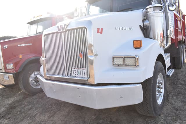 Image of Western Star 4700 equipment image 3