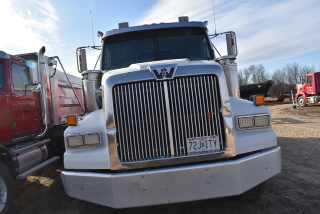 Image of Western Star 4700 equipment image 1