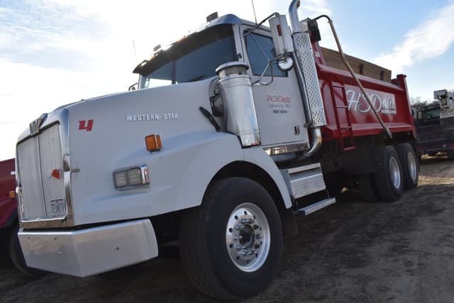 Image of Western Star 4700 equipment image 2