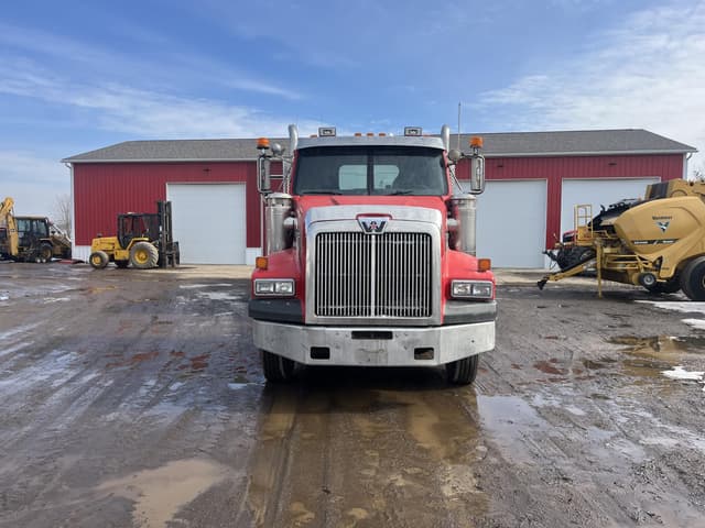 Image of Western Star 4900 equipment image 3