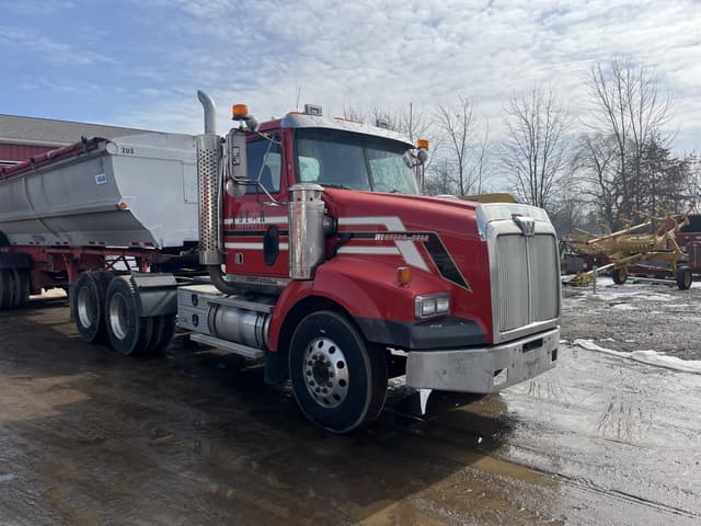 Image of Western Star 4900 equipment image 1