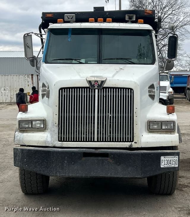 Image of Western Star 4900 equipment image 1