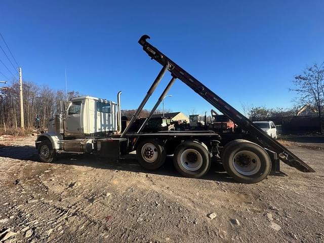 Image of Western Star 4900 FA equipment image 2