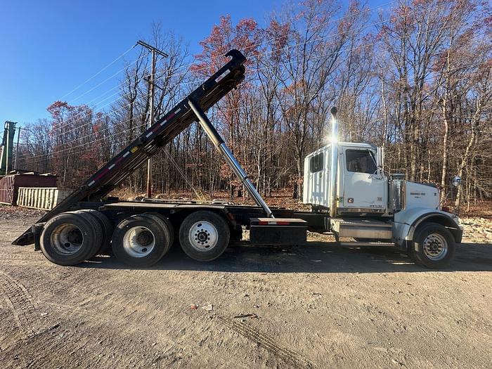 Image of Western Star 4900 FA Primary image