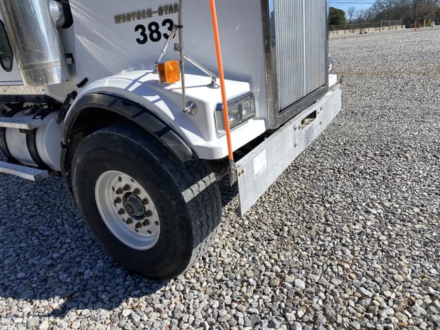 Image of Western Star 4900FA equipment image 4