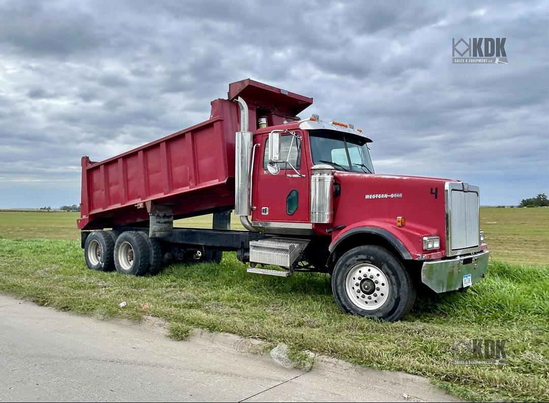 Image of Western Star 4900FA Primary image