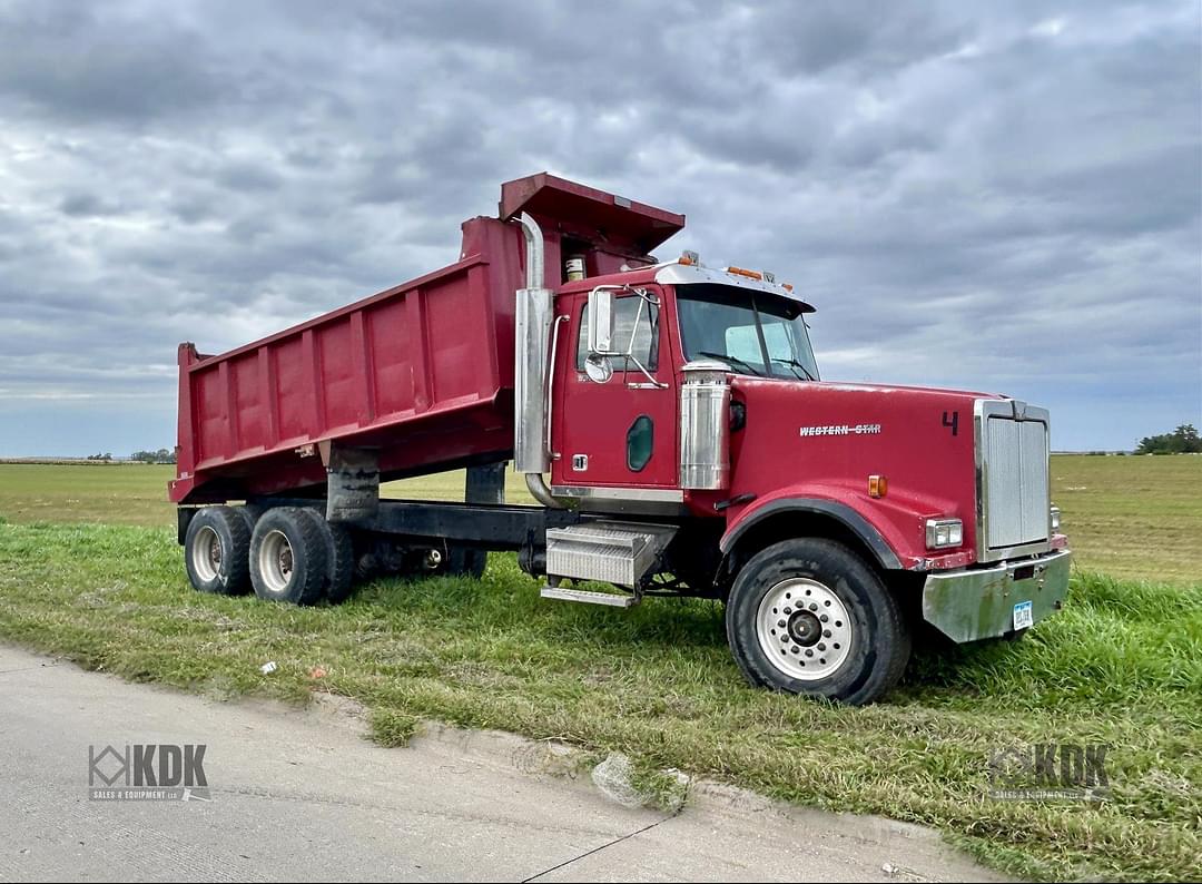 Image of Western Star 4900FA Primary image