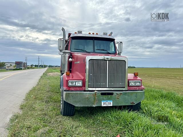 Image of Western Star 4900FA equipment image 4