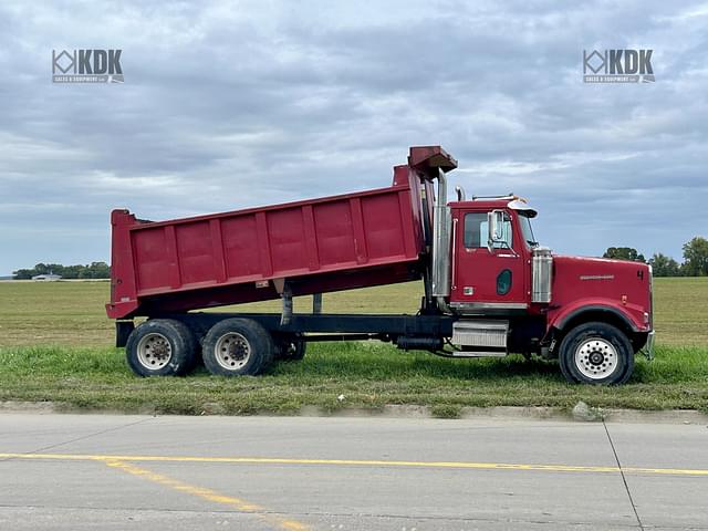 Image of Western Star 4900FA equipment image 1