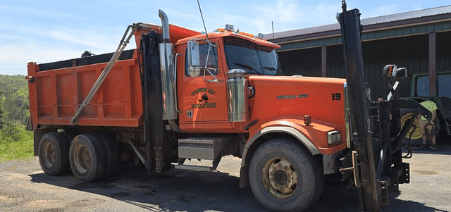 Image of Western Star 4900FA equipment image 4
