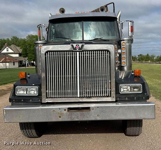 Image of Western Star 4900FA equipment image 1