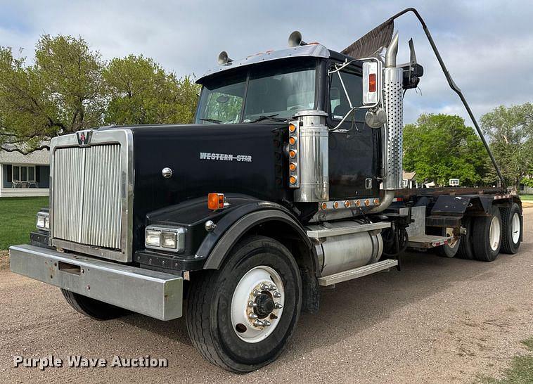 Image of Western Star 4900FA Primary image
