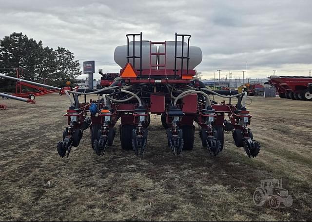 Image of White 8516 equipment image 2