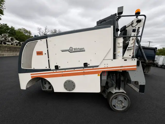 Image of Wirtgen W50DC equipment image 4